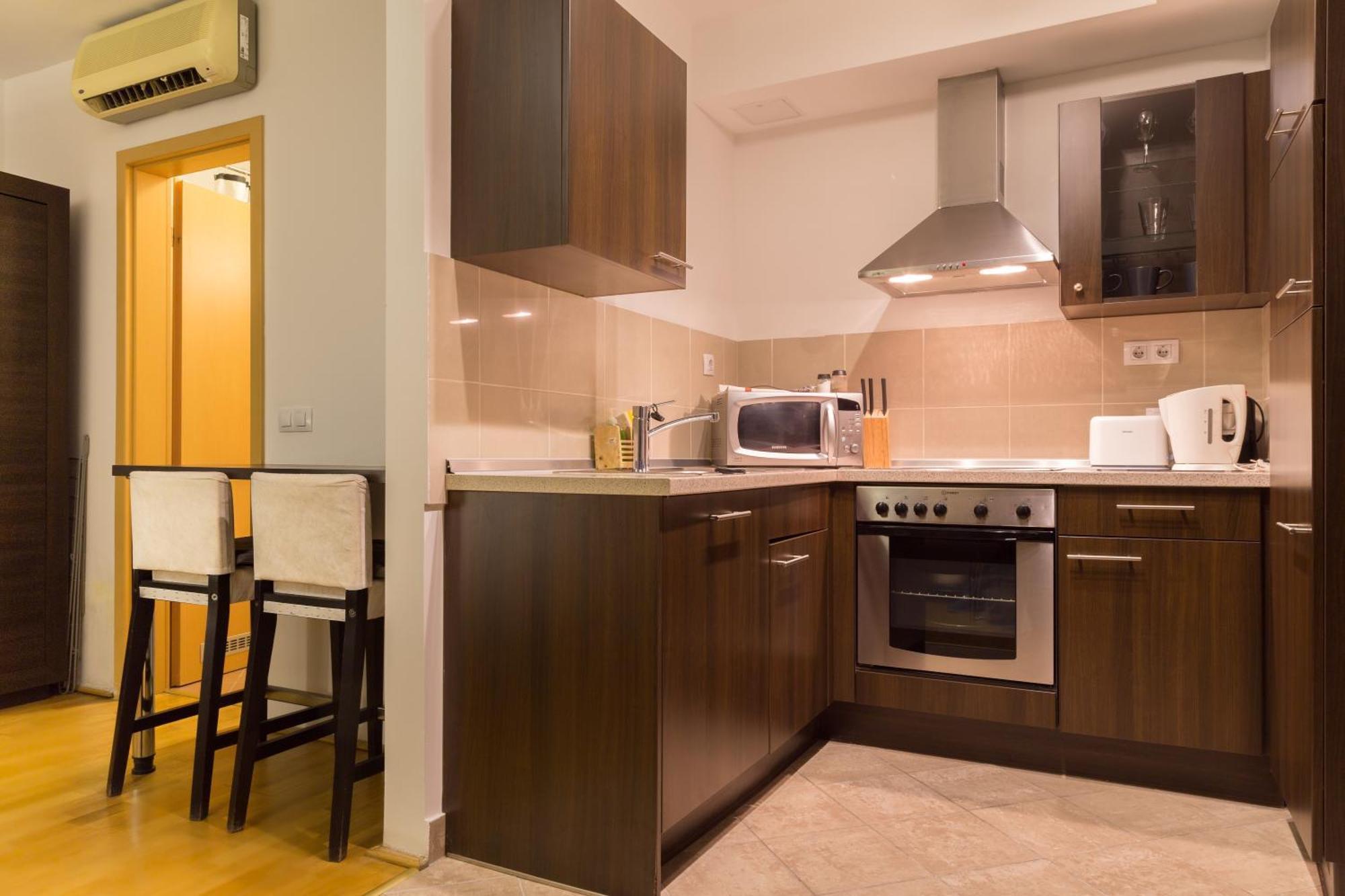 Deluxe Studio Apartment,1537157248:JPEG