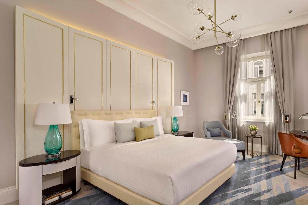 Deluxe Zimmer mit Kingsize-Bett und Parkblick