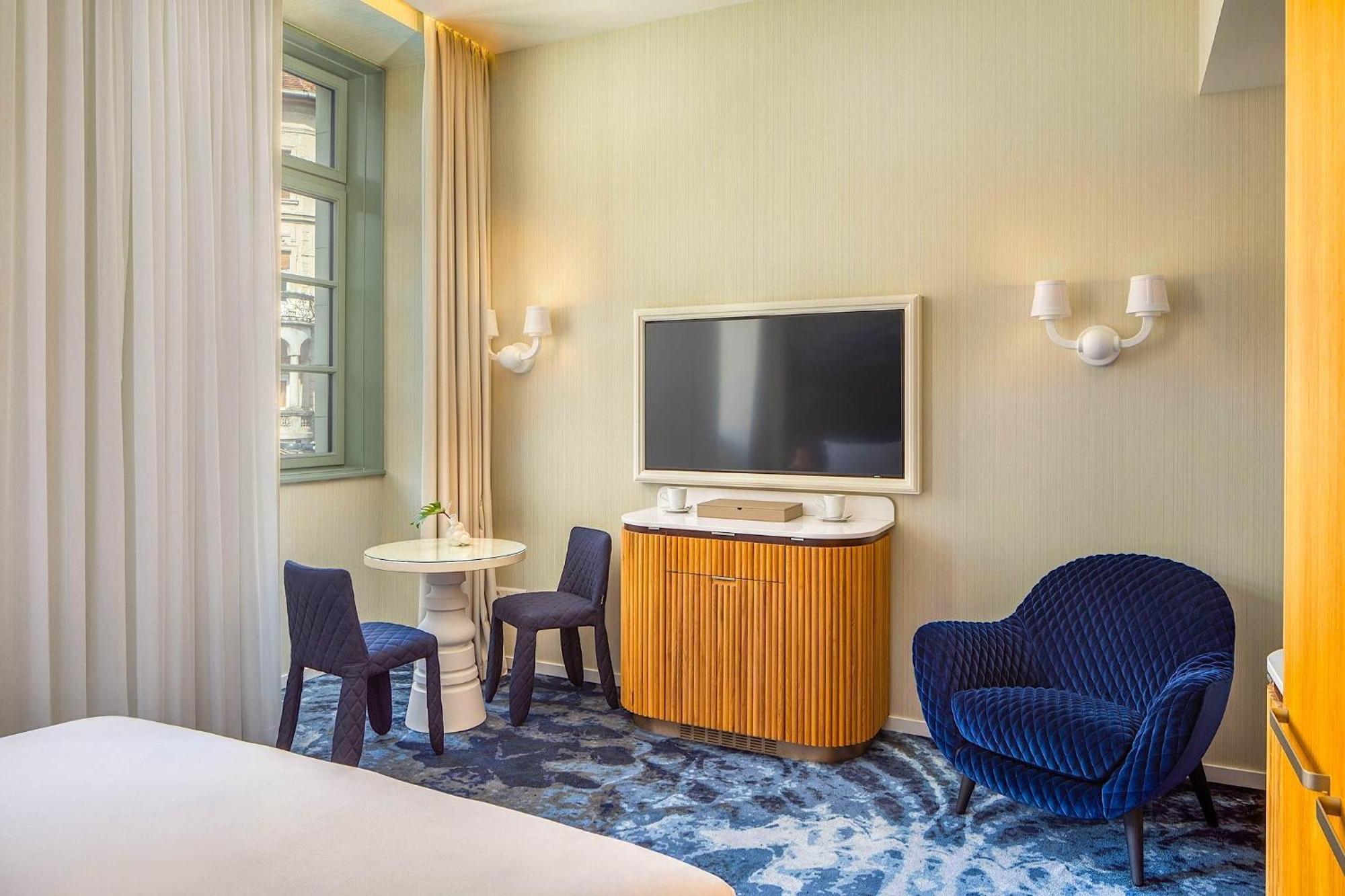 Premium-Kingsize-Zimmer mit Donaublick