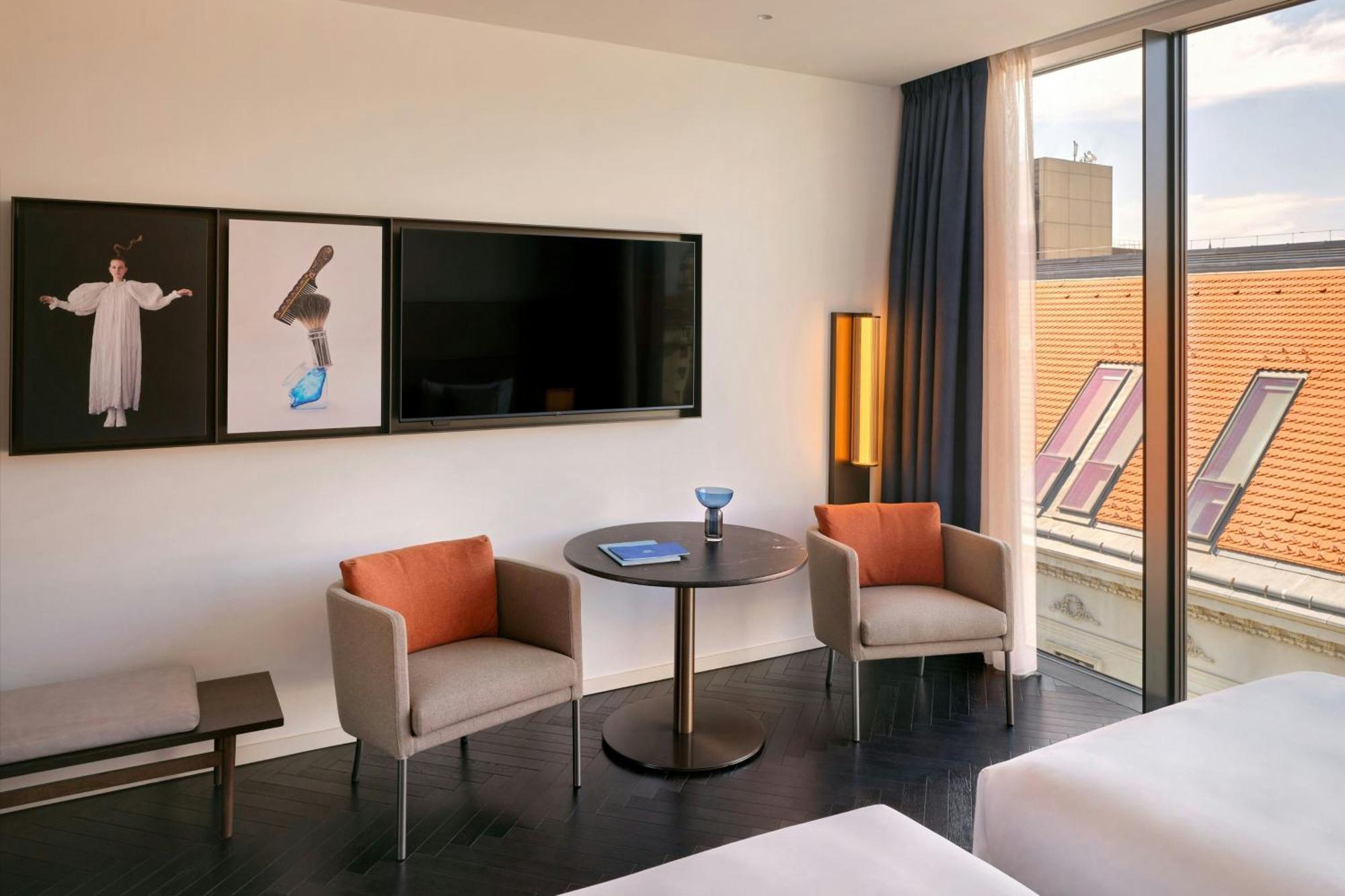 Contemporary Twin Room Two Twin Beds Street View