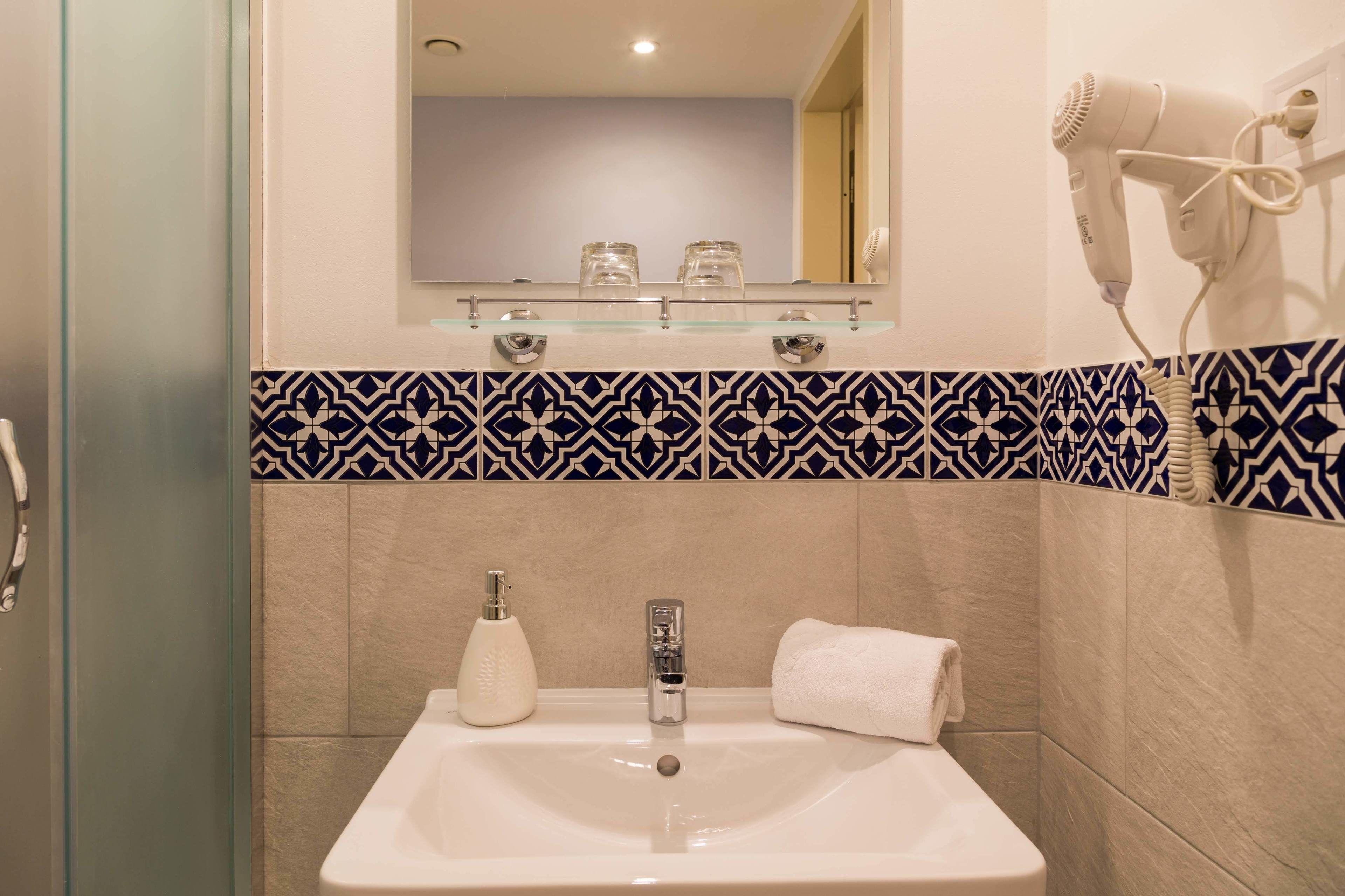 Deluxe Double or Twin Room Synagogue View