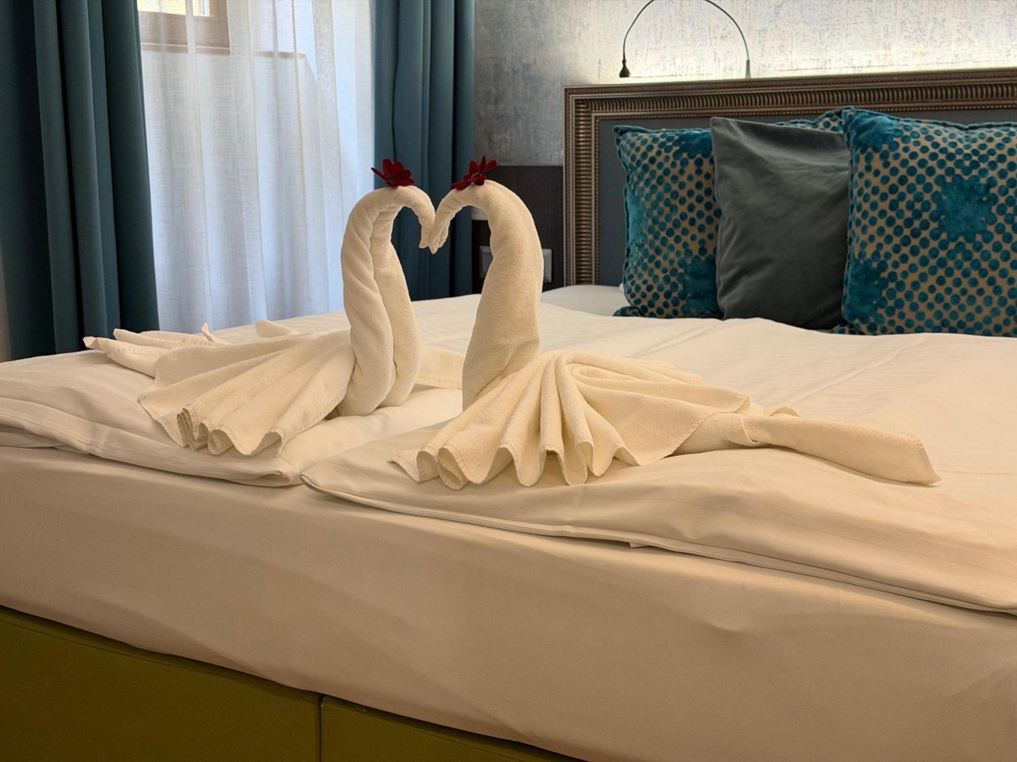 Deluxe Double or Twin Room Synagogue View