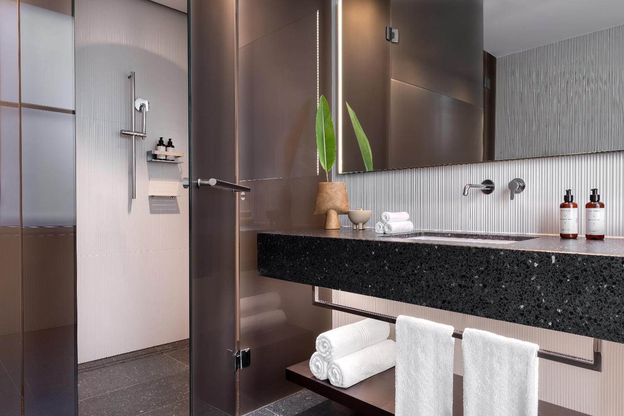 Heritage Studio One-Bedroom Studio King Suite