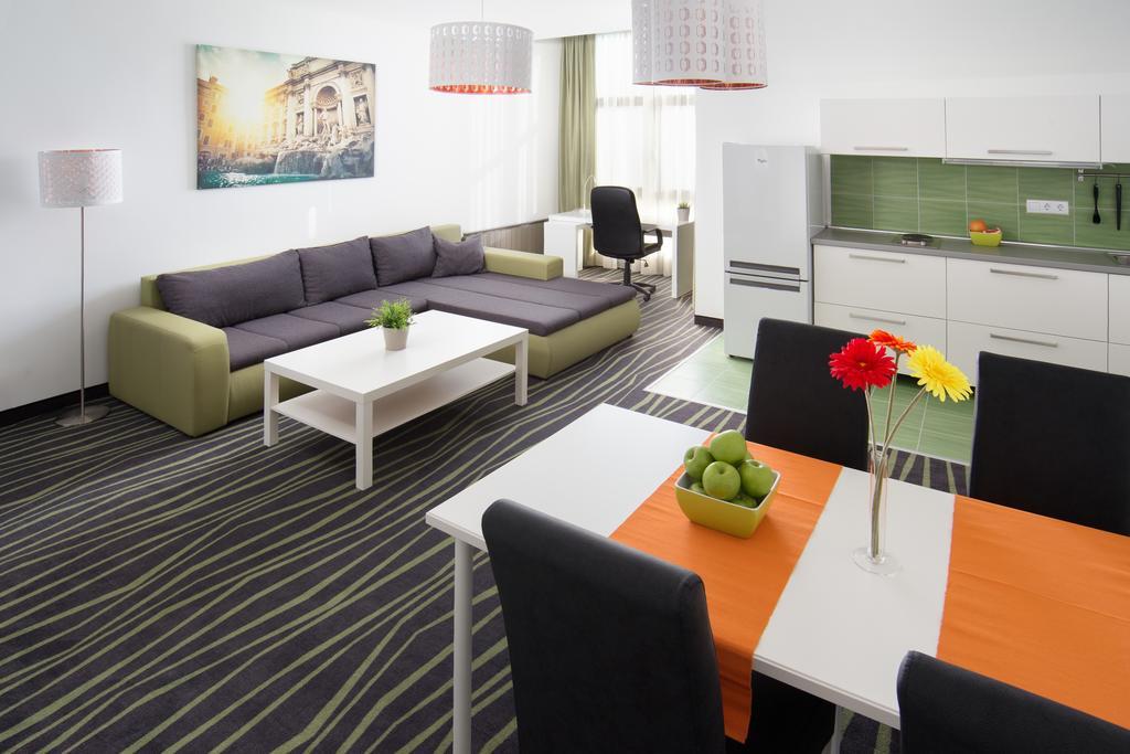 Apartment mit Balkon